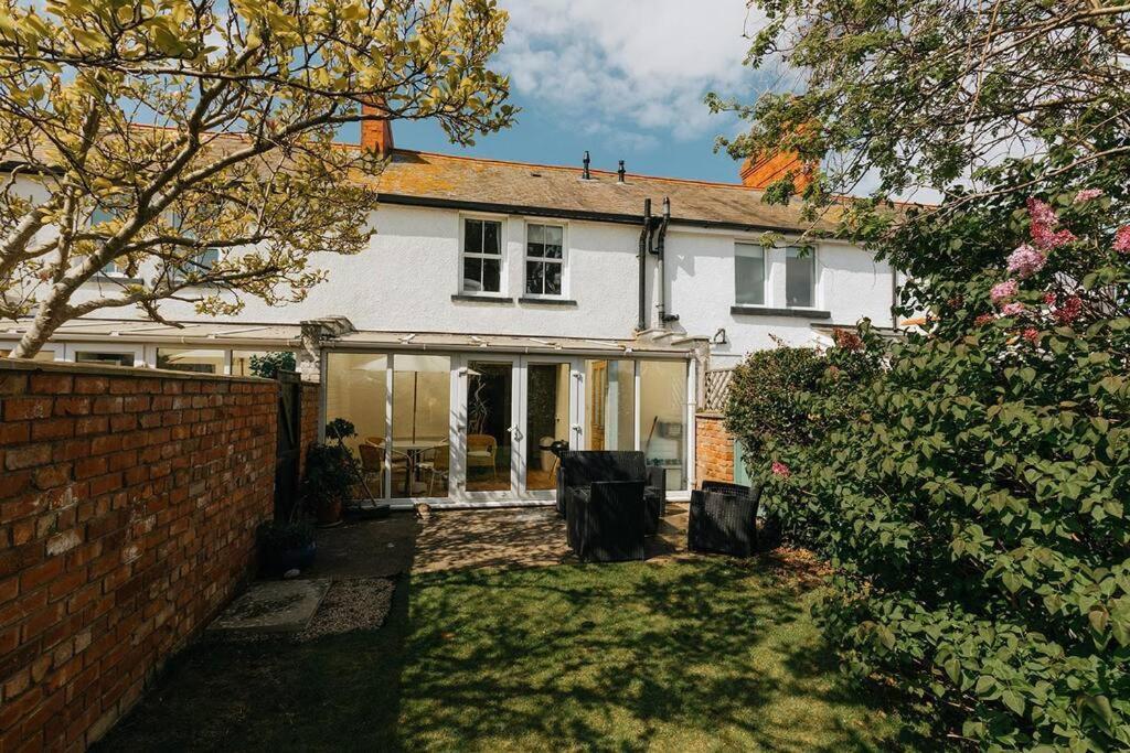 Fir Tree Cottage - Cosy 3 Bed Cottage In Penrhyn Bay With Beautiful Sea Views And Access To Snowdonia Rhôs-on-Sea Dış mekan fotoğraf