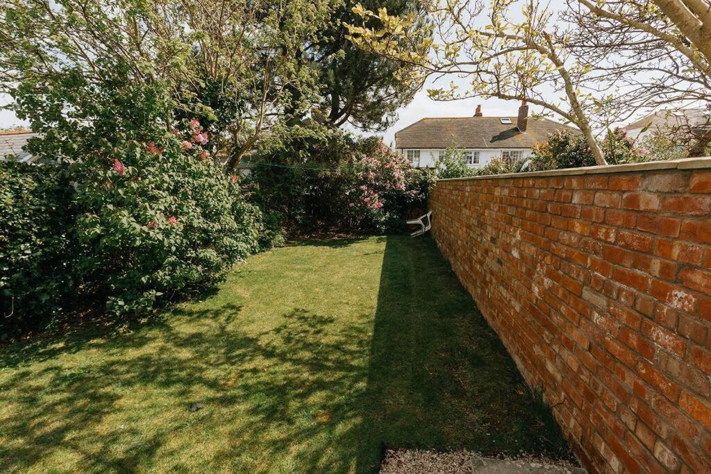 Fir Tree Cottage - Cosy 3 Bed Cottage In Penrhyn Bay With Beautiful Sea Views And Access To Snowdonia Rhôs-on-Sea Dış mekan fotoğraf