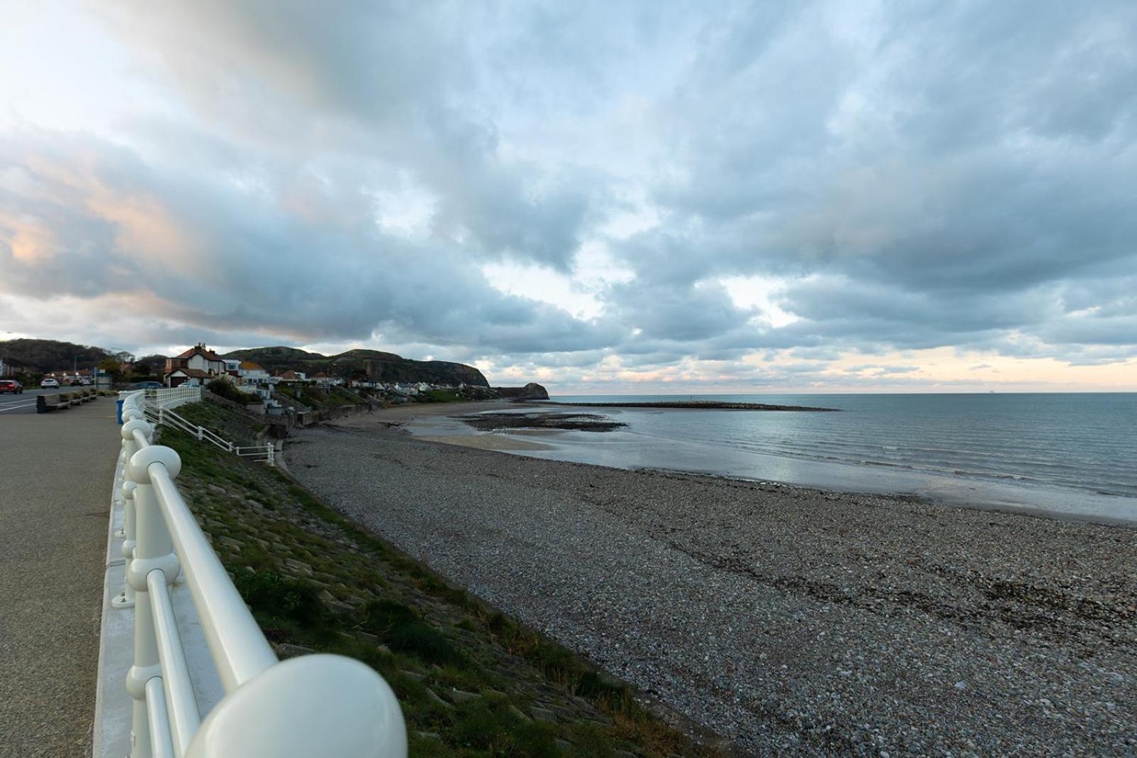 Fir Tree Cottage - Cosy 3 Bed Cottage In Penrhyn Bay With Beautiful Sea Views And Access To Snowdonia Rhôs-on-Sea Dış mekan fotoğraf