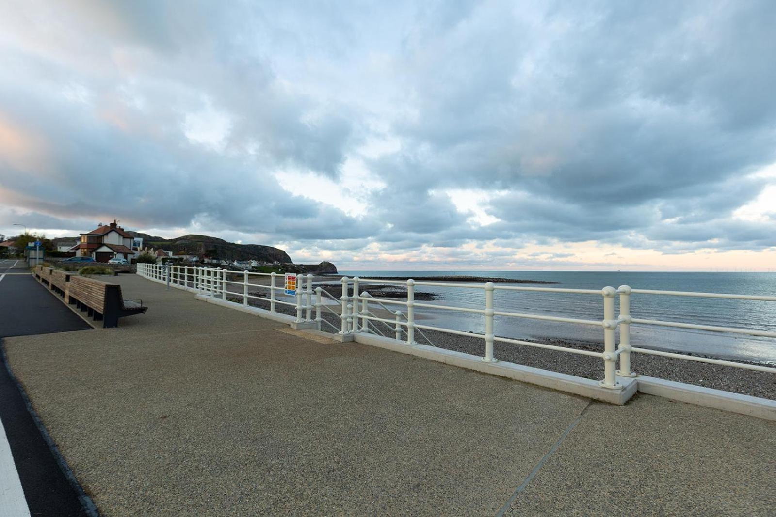 Fir Tree Cottage - Cosy 3 Bed Cottage In Penrhyn Bay With Beautiful Sea Views And Access To Snowdonia Rhôs-on-Sea Dış mekan fotoğraf